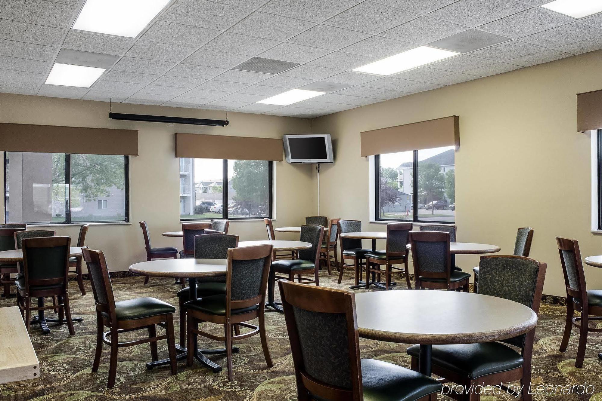 Quality Suites Near West Acres Fargo Ngoại thất bức ảnh
