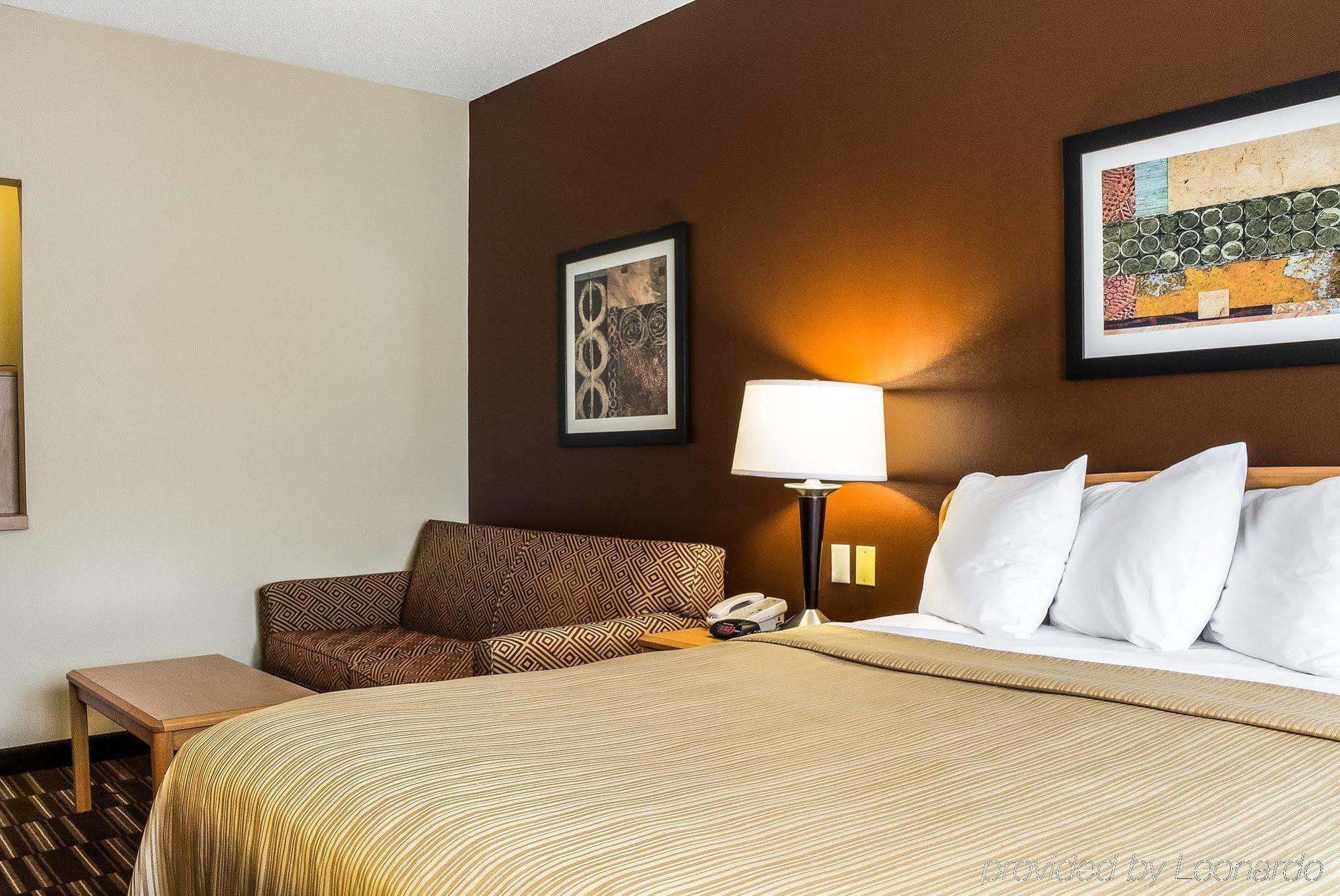 Quality Suites Near West Acres Fargo Ngoại thất bức ảnh