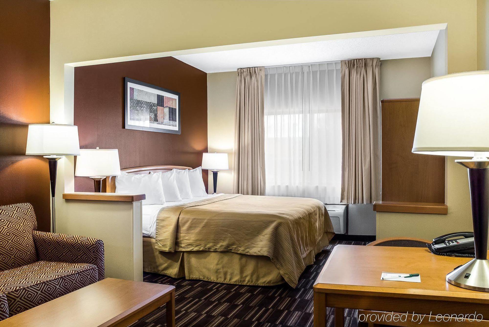 Quality Suites Near West Acres Fargo Ngoại thất bức ảnh